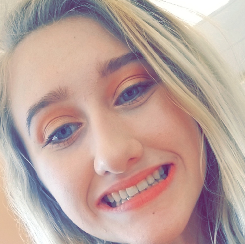 Meet your Posher, Alexis